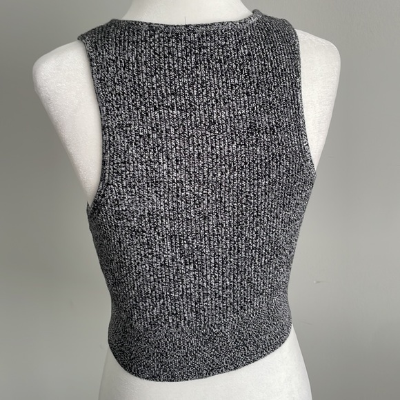 Dynamite CropTop 🩶🧨 - Picture 3 of 7